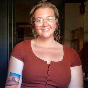 Meet your Posher, Emily